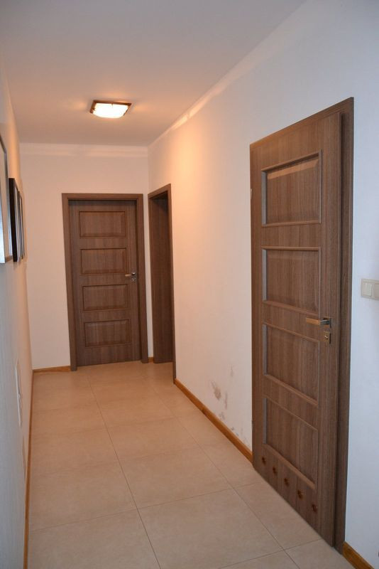 Drzwi do sypialni i łazienek mają wygodną szerokość 90 cm