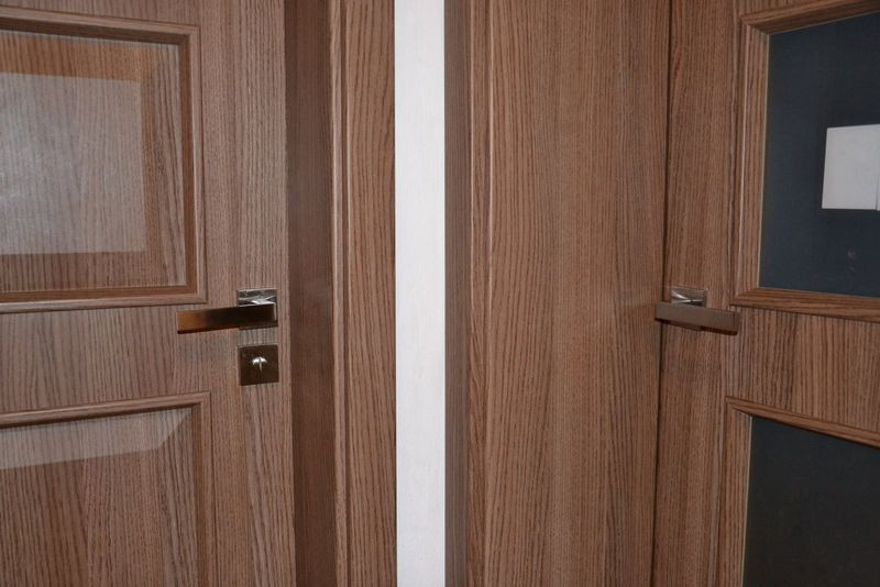 Drzwi są odporne na uderzenia i cicho pracują