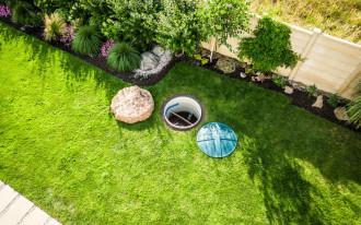 Przydomowa oczyszczalnia ścieków: Co warto wiedzieć przed budową?