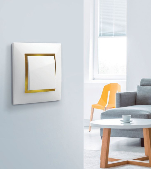 Włącznik z dekoracyjnym elementem