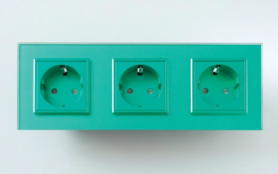 Potrójne gniazdo wtykowe