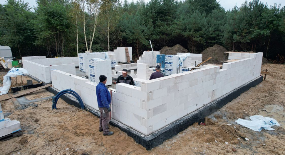 Ściany z betonu komórkowego