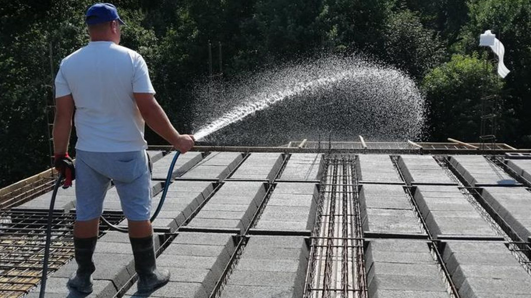 Jak to jest z tą wilgotnością w trakcie budowania?