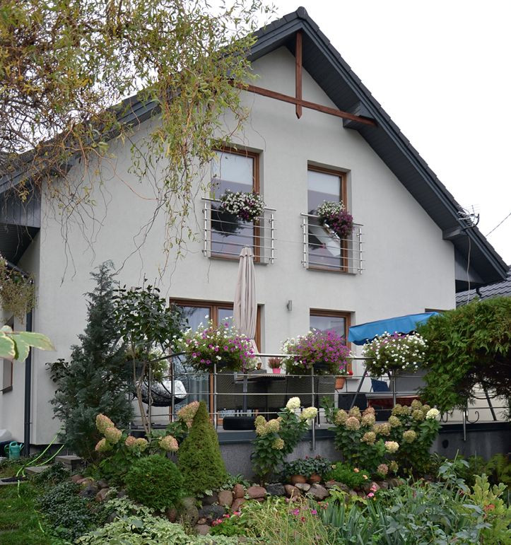 Elewację wypoczynkową zwrócono w stronę zalewu (i wschodu)