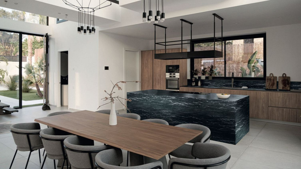 Nowoczesna kuchnia otwarta na salon