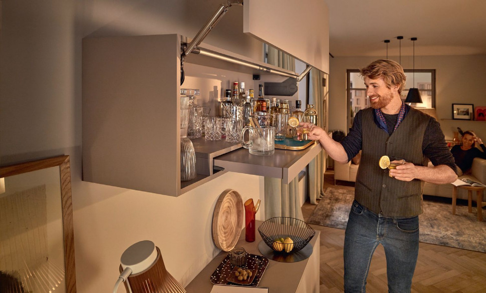 Szuflada tackowa z blokadą, która ją stabilizuje