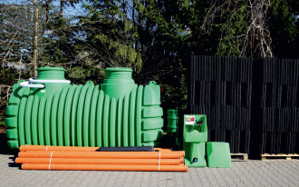 Dom bez kanalizacji? Postaw na ekologiczną i tanią przydomową oczyszczalnię ścieków!