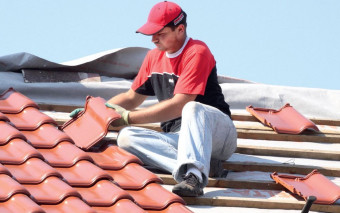 Dachówka, blacha, a może gonty? Rozmowa o pokryciach dachowych