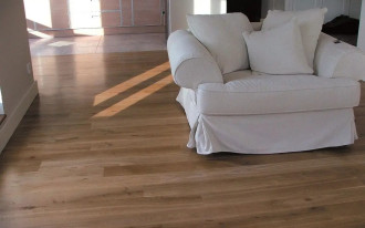 Deski warstwowe vs. parkiet: co wybrać?