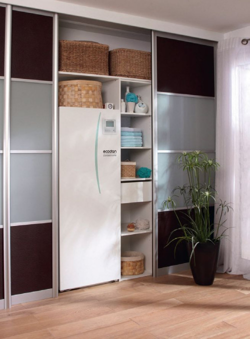 Pompy ciepła to urządzenia dość kompaktowe - jednostkę wewnętrzną można wpasować w rząd mebli