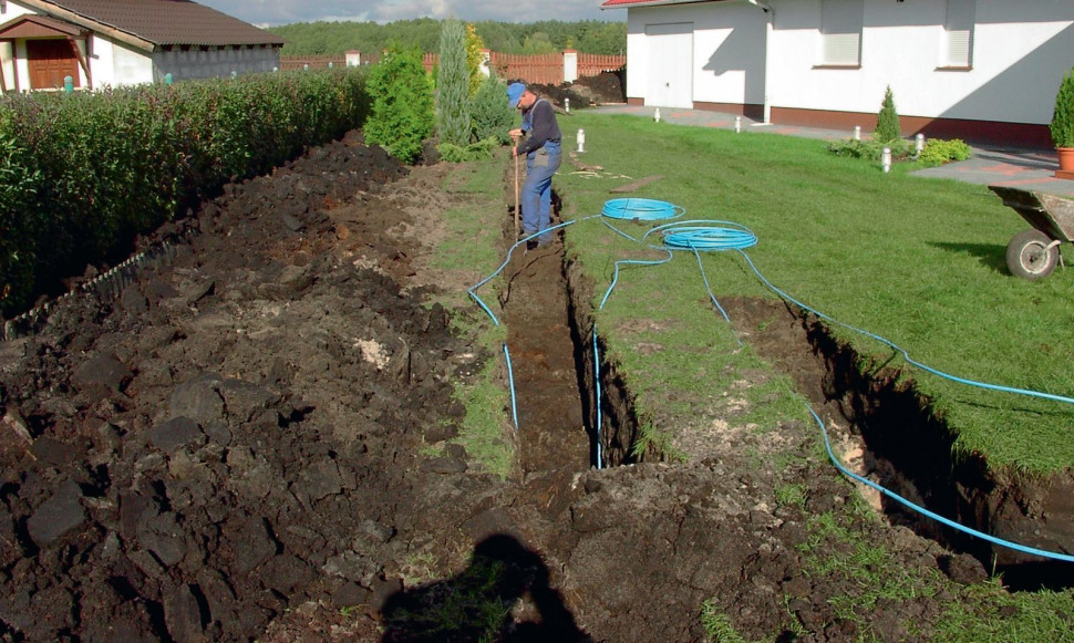 Aby zainstalować pompę gruntową, potrzebna jest odpowiednio duża działka