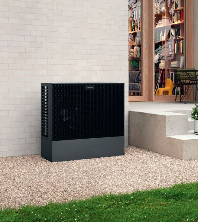 Zaletą powietrznych pomp ciepła jest to, że niepotrzebne są żadne wykopy, a jednostkę wystarczy po prostu postawić koło domu