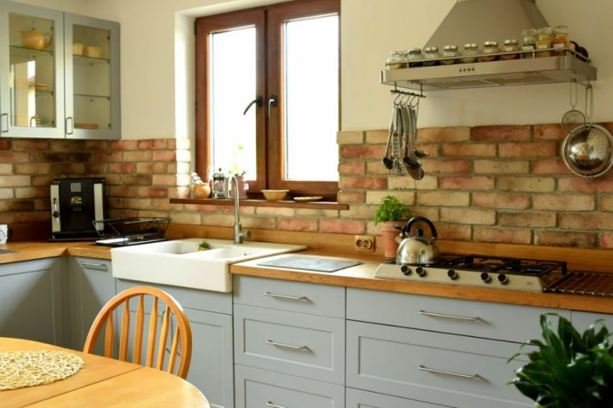 Czy płytki stara cegła nadają się do kuchni?