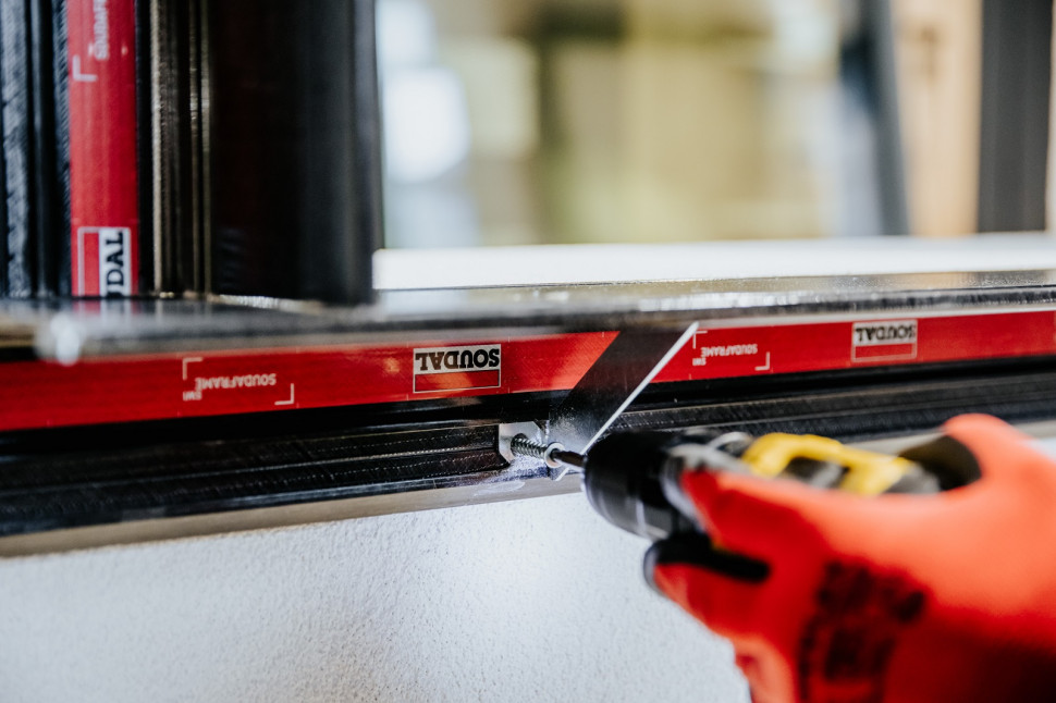 Soudal Window Installation (SWI) jest innowacyjnym systemem do ciepłego montażu stolarki w warstwie termoizolacyjnej, przed licem ściany konstrukcyjnej