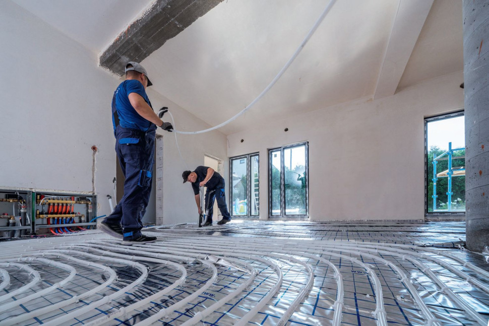 Układanie wodnej podłogówki