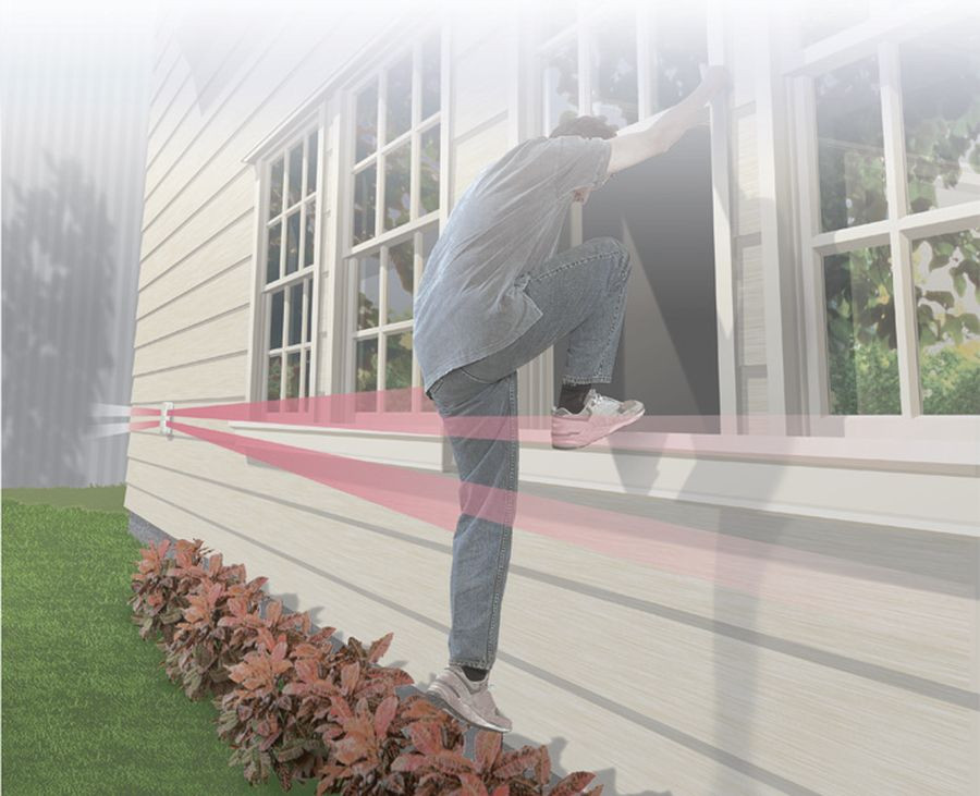 Ochronę można rozszerzyć na obwód budynku i ogrodzenie, gdzie zastosowanie mają bariery mikrofalowe i podczerwieni