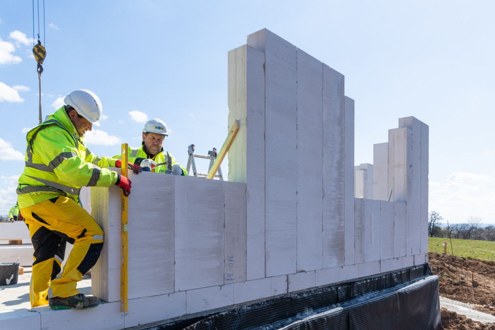 Stawianie ścian w technologii Ytong Panel SWE