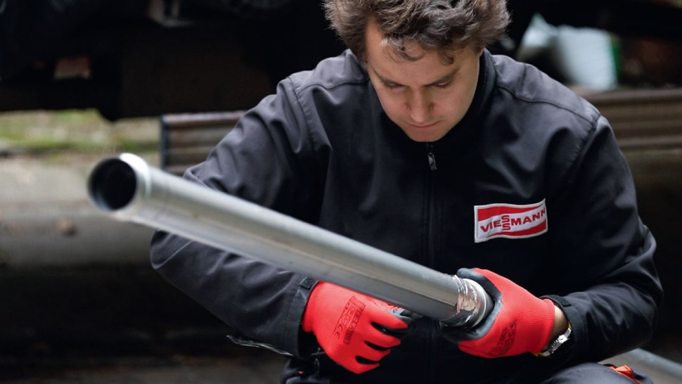 Kondensat ma nieco żrące działanie, dlatego stare kominy trzeba wyposażyć we wkład z materiału kwasoodpornego