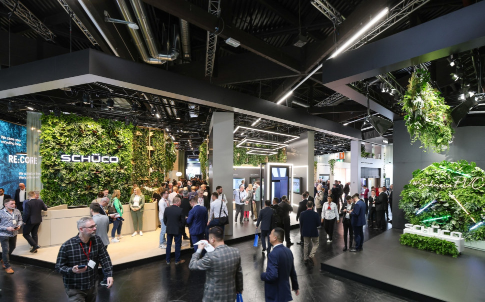 Stoisko Schüco podczas targów Fensterbau Frontale 2024 w Norymberdze.