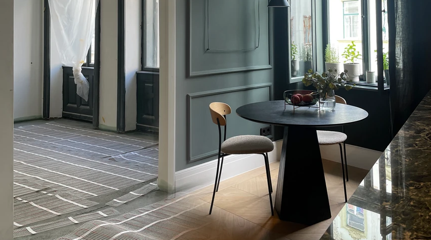 Ogrzewanie podłogowe elektryczne Etherma w salonie