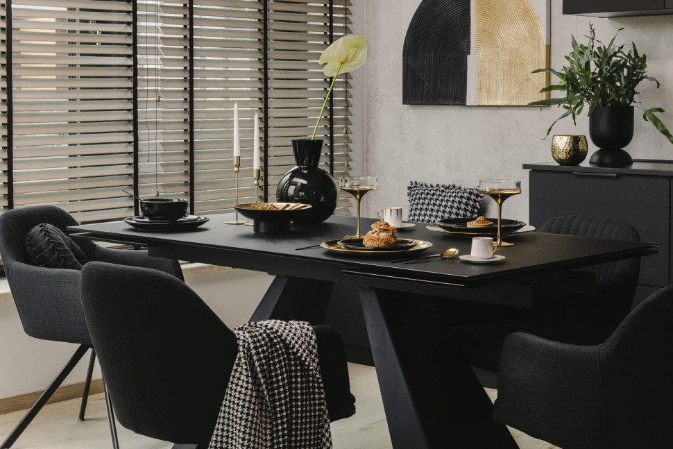 Szukając współczesnych, eleganckich stylów, warto szukać słów kluczowych takich jak modern classic czy modern glamour