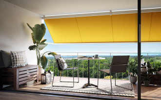 Wypoczynek na przytulnym balkonie. Przygotowanie zielonego zacisza na lato z markizą markilux