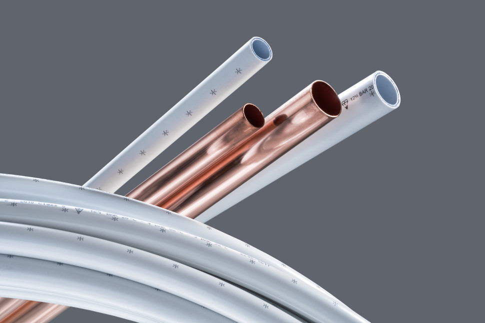 Elastyczne rury z tworzyw sztucznych mogą być łączone z instalacją miedzianą. Fot. John Guest Polska