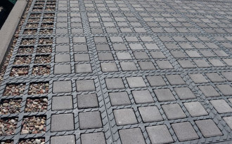 Podjazd idealny: bruk, płyty ażurowe, czy kratki z tworzywa?