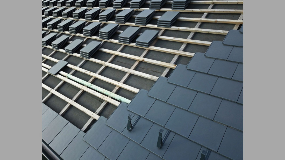 Jak uniknąć problemów z membraną dachową na ciemnych dachach?