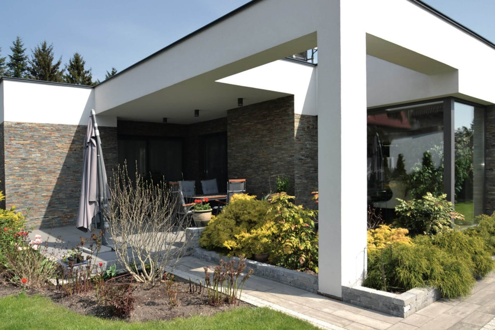 Płyty betonowe na tarasie