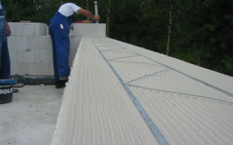 Jakie miejsca w murach należy wzmocnić?