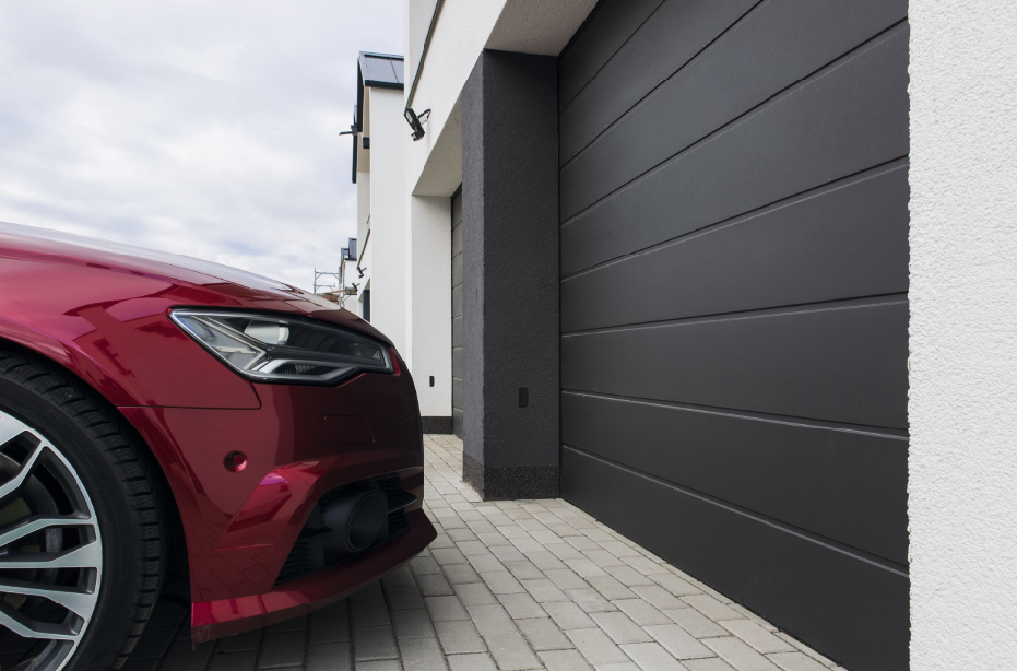 Brama garażowa z pakietem antywłamaniowym WIŚNIOWSKI.