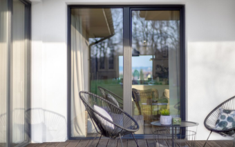 Wymiana okien, drzwi i bramy garażowej - jak się do tego zabrać?