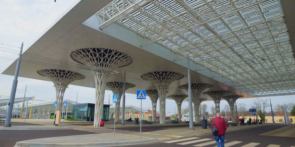 Zadaszenie stanowisk autobusowych niksoemisyjnego dworca PKS w Lublinie