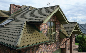 Tradycja i nowoczesność - dachówki ceramiczne i betonowe