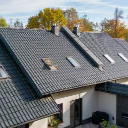 Pokrycia dachowe 2026: dobrze przemyślany wybór. Poznaj rodzaje pokryć