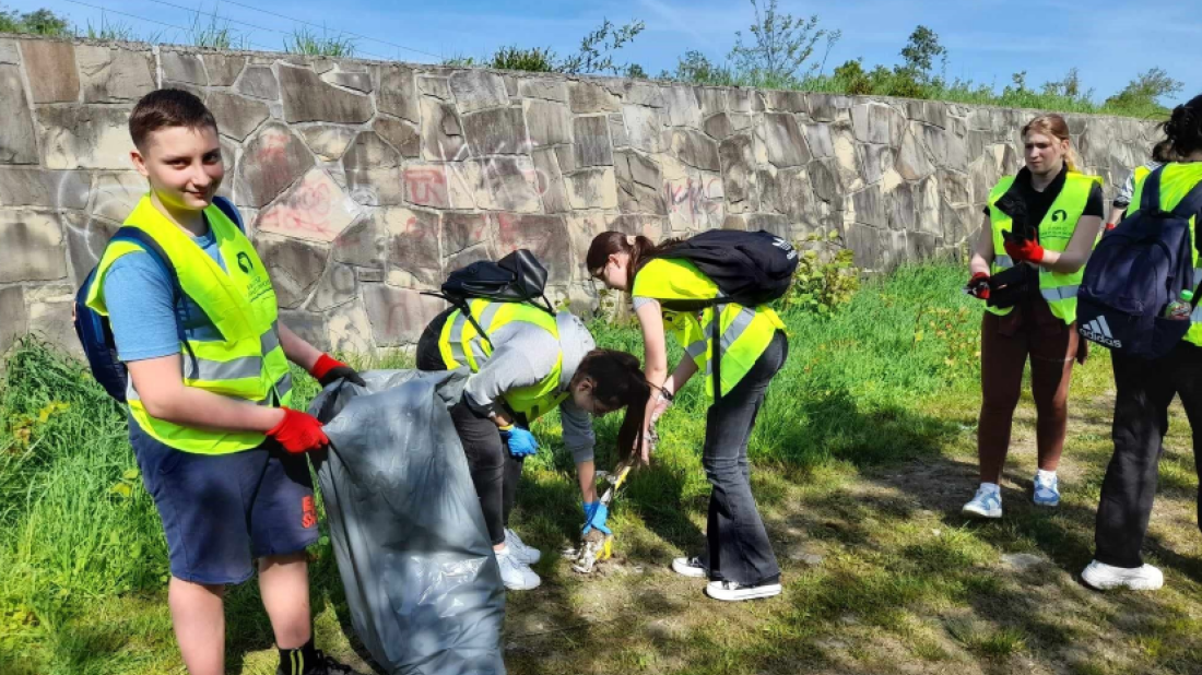 Popularna marka kolejny raz wspiera akcję Sprzątania Sądecczyzny – zebrano ponad 60 000 litrów śmieci!