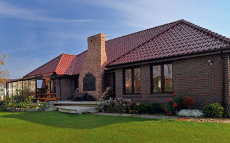 Dachówki ceramiczne - trwałe i przyjazne dla inwestorów i środowiska