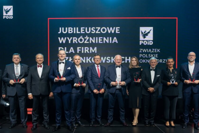 Nowoczesny marketing w budownictwie: WIŚNIOWSKI na Kongresie Stolarki Polskiej 2024