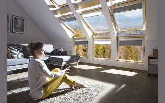 Jak urządzić poddasze z elektrycznymi oknami dachowymi?