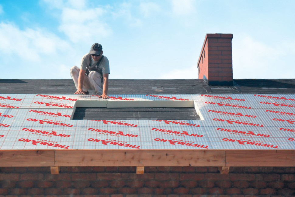 Ocieplanie dachu płytami PIR metodą nakrokwiową
