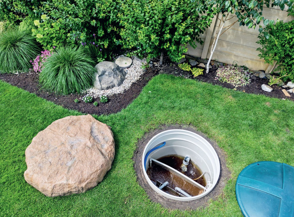 Warto regularnie kontrolować, czy w działaniu oczyszczalni nie pojawiły się jakieś niepokojące objawy, np. nieprzyjemny zapach, nadmiar osadu itd