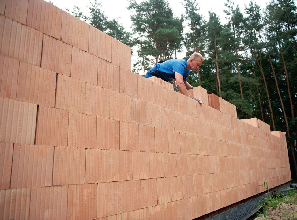 Wznoszenie ścian z ceramiki poryzowanej