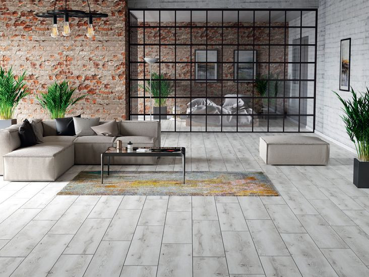 Laminowane panele podłogowe w salonie