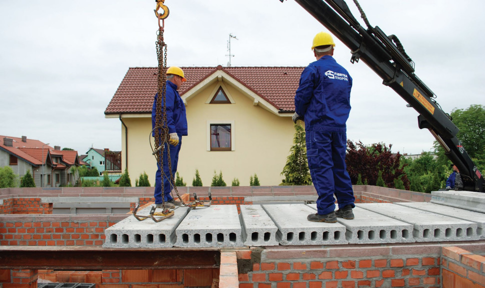 Prefabrykowany strop panelowy - układanie stropu