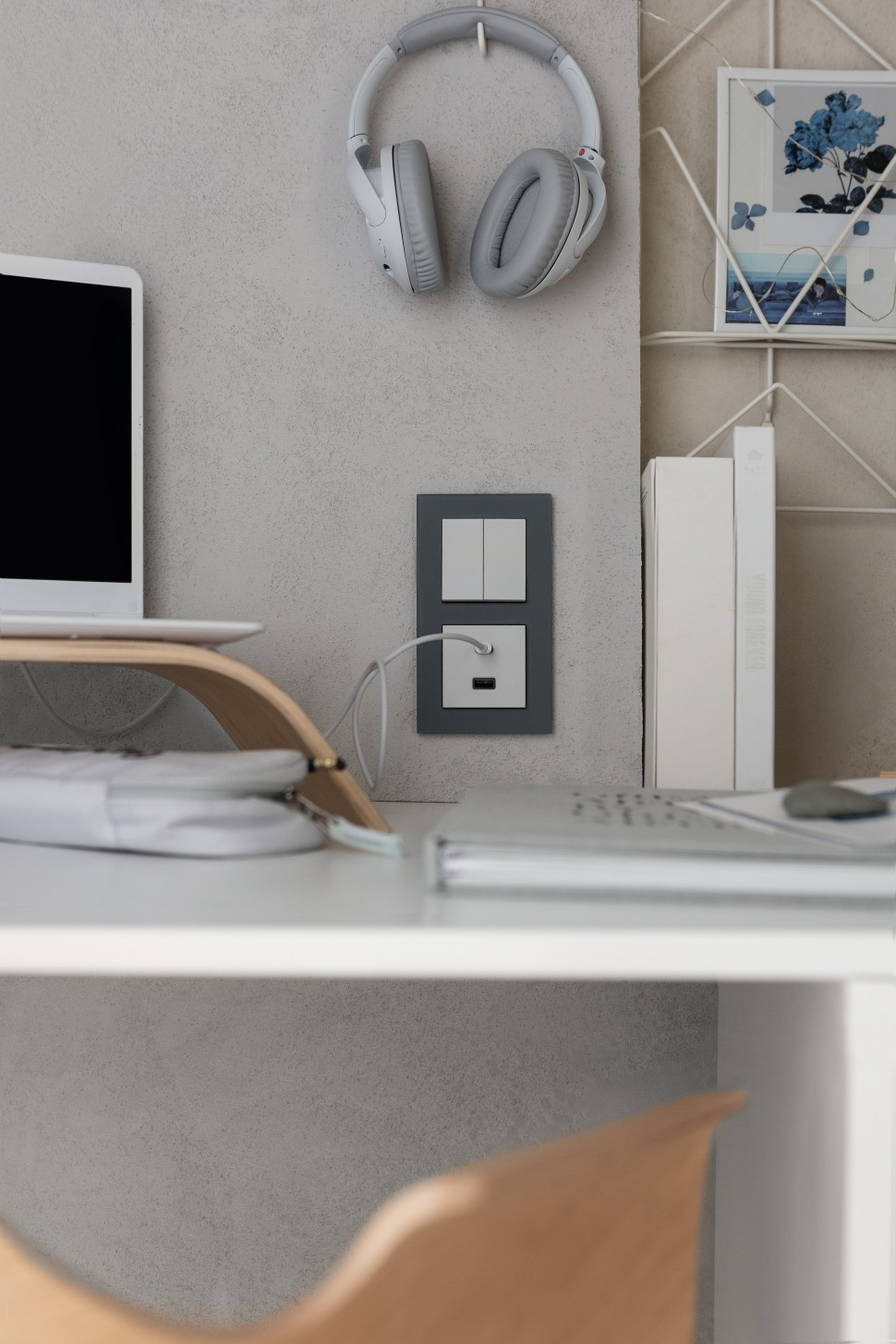 Ładowarka z gniazdami typu C i A z serii Simon 55