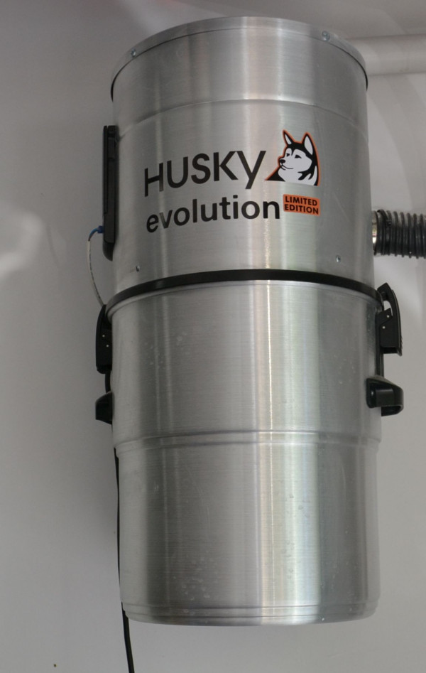 Jednostka centralna z podwójną filtracją zanieczyszczeń jest wykonana z nowoczesnych trwałych materiałów