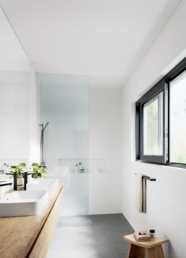 ECO SLIDE CO firmy SIEGENIA jako okno przesuwne w łazience