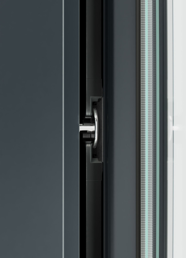 Wysokiej jakości wykonanie: elementy ryglujące, które spełniają wymagania klasy RC2 i zaczepy, które można zintegrować z listwą wykończeniową to połączenie bezpieczeństwa i dobrego wzornictwa