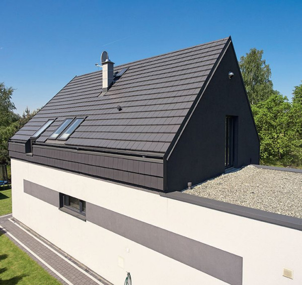 Trudny wykonawczo punkt to styk połaci dachowej i elewacji